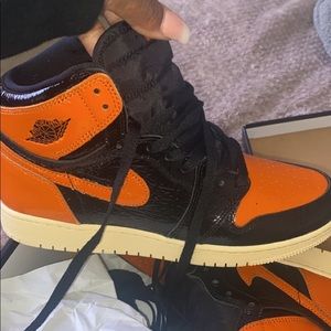 shattered backboards jordan 1